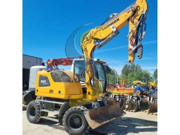 Wheeled Excavator LIEBHERR A 910 COMPACT LITRONIC used