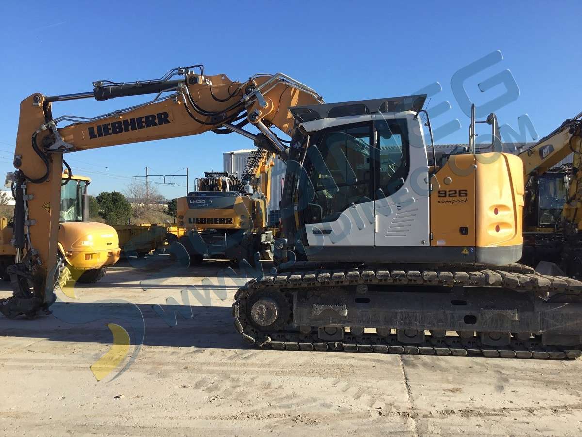 LIEBHERR R926 COMPACT d'occasion
