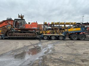 Arrivé pelle Hitachi EX400LC