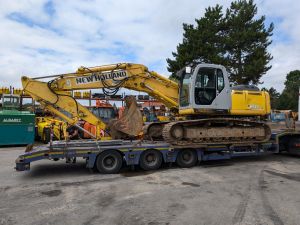 Arrivé pelle New Holland E215B
