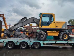 Arrivé Volvo EW160B