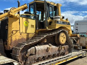 Départ Bulldozer Caterpillar D6R